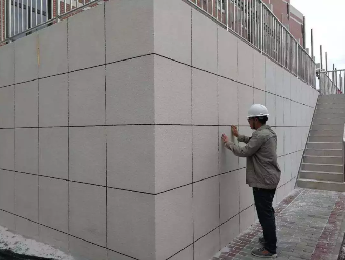 華喆仿石漆告訴你：真石漆施工選擇透明底漆還是有色底漆呢？