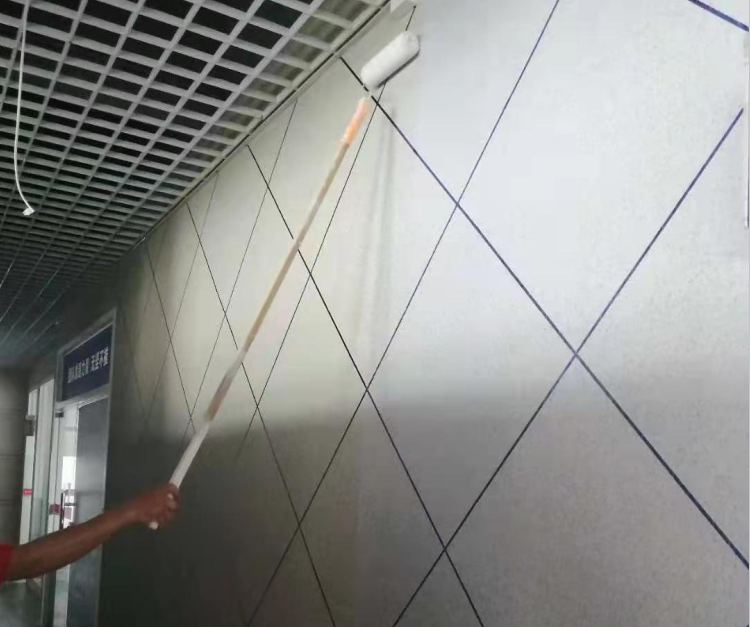 真石漆施工中的罩面漆究竟有什么神奇功效？華喆給你一一揭秘！