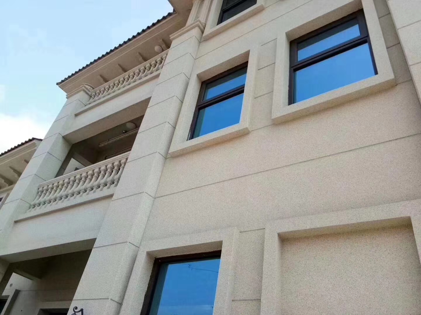 仿石漆如何防止裂縫？